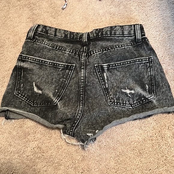 black jean shorts, size 00, great condition! - Picture 2 of 3